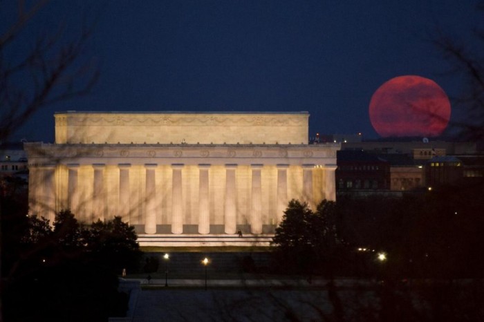Moon in DC